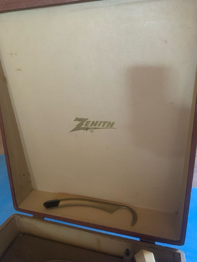 Tocadiscos Zenith vintage