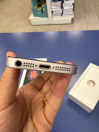 iPhone SE 2016 Space Gray
