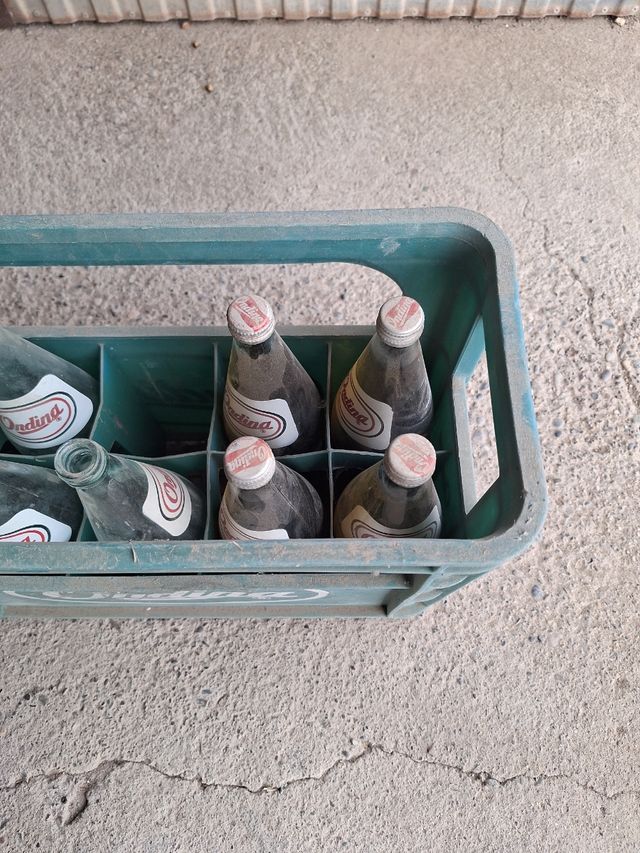 Caja 10 botellas Ondina antiguas