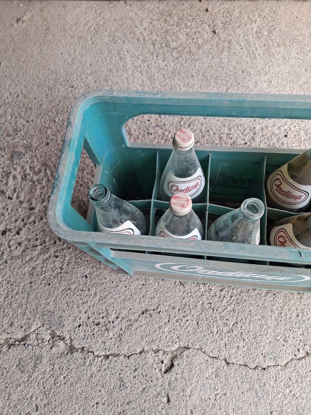 Caja 10 botellas Ondina antiguas