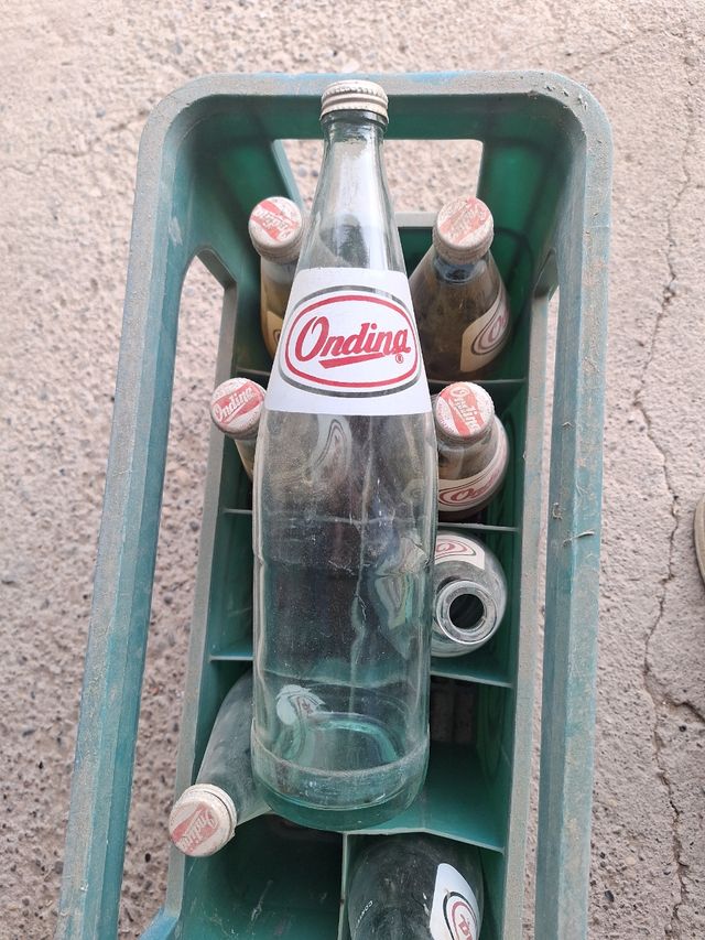 Caja 10 botellas Ondina antiguas