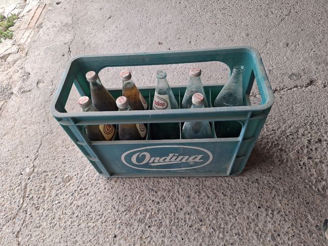 Caja 10 botellas Ondina antiguas