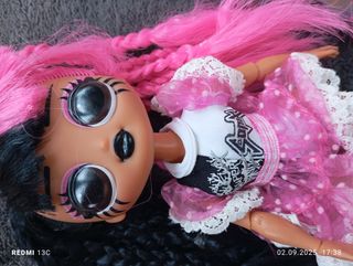 Muñeca LOL Glam Rock + Guitarra