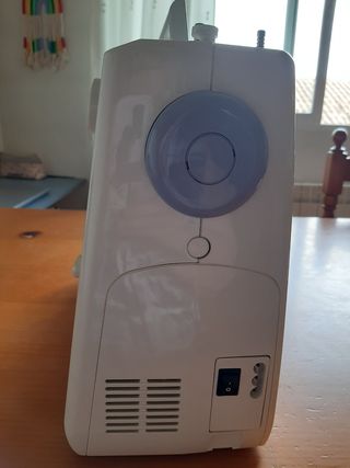 Máquina coser Alfa 1103 - Blanca