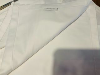 Set di 4 tovaglioli e runner da tavola bianco
