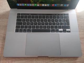 MacBook Pro 16" 2019 i9/32GB RAM/1TB TOPE DE GAMA 