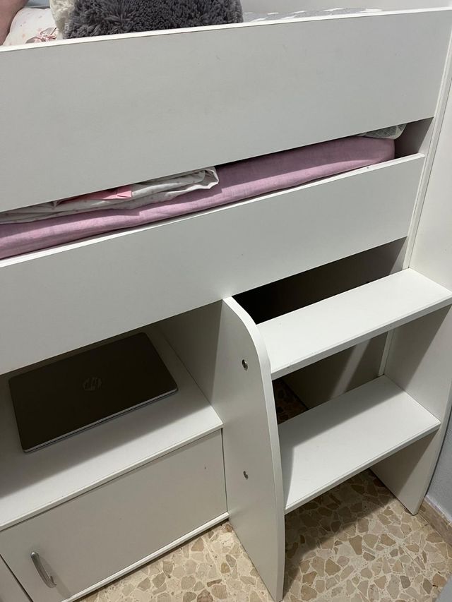 Cama blanca juvenil con escritorio