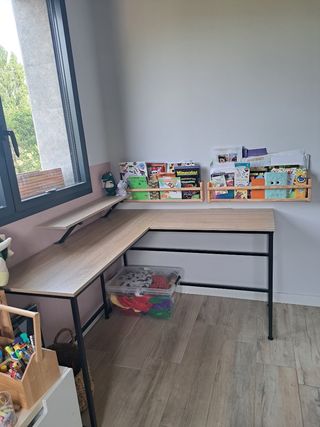 Escritorio esquinero - Madera y metal