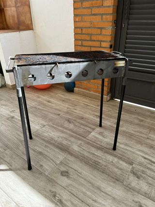 Barbacoa portátil metal gris
