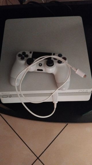 PS4 (PlayStation 4) bianca 