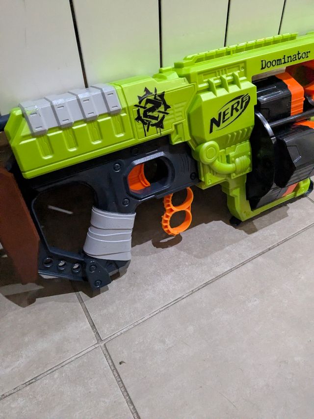 Nerf Doom Dominator Zombie Strike