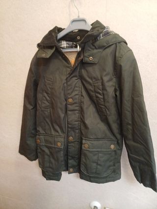 Abrigo niño verde oliva, talla 8 . Tipo Barbour . 