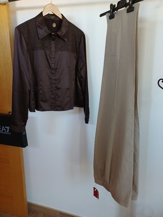 Conjunto blusa y pantalón marrón beige