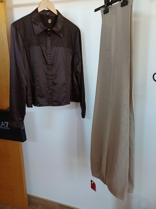 Conjunto blusa y pantalón marrón beige