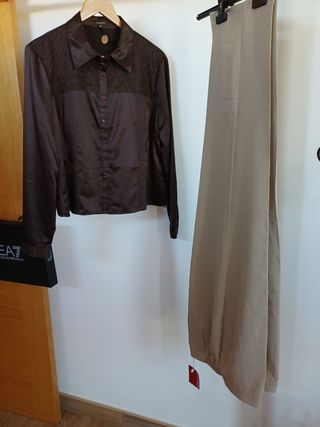 Conjunto blusa y pantalón marrón beige