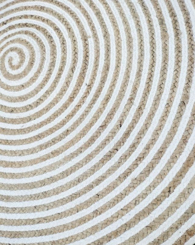 Tapete de Juta Natural com Linhas Brancas