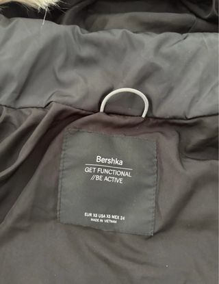 Abrigo negro plumas - con capucha