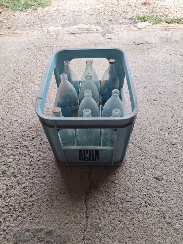 Caja con botellas Vilas del Turbon