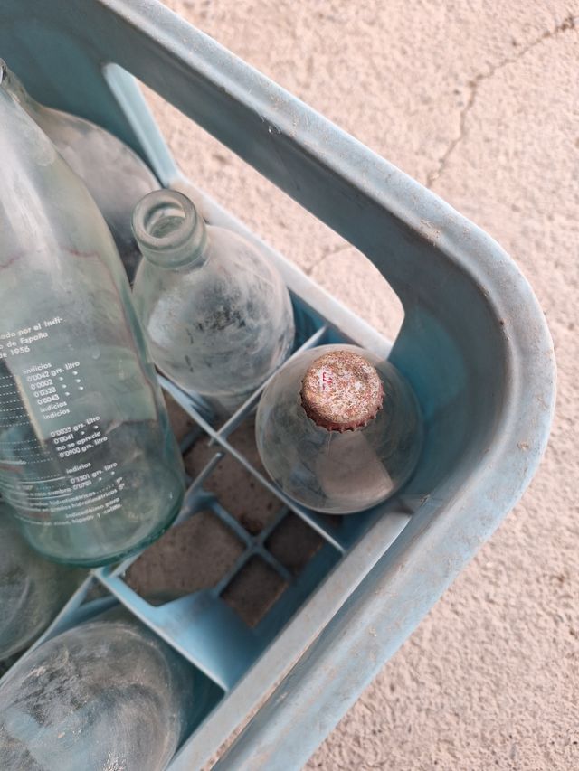 Caja con botellas Vilas del Turbon