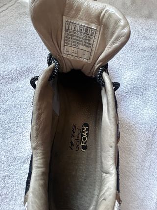 Zapatillas Skechers D'lites negras y doradas
