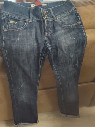 Lote de ropa de mujer talla 36-38.