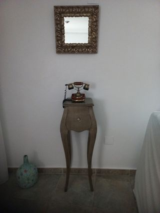 Mueble y espejo antiguos