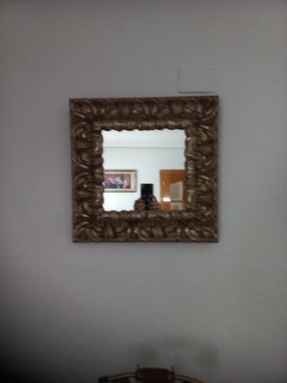 Mueble y espejo antiguos