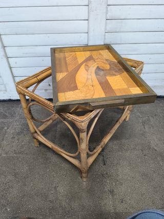 Mesa rattan vintage con bandeja. 