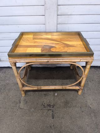 Mesa rattan vintage con bandeja. 