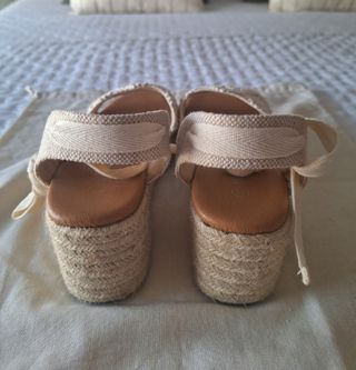Sandalias cuña esparto beige