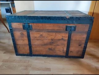 Baúl /Arcon de madera, antiguo


