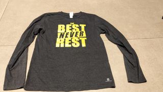 Camiseta DOMYOS niño - The Best Never Rest