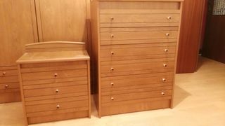 Dormitorio con Armario ropero madera 3 puertas
