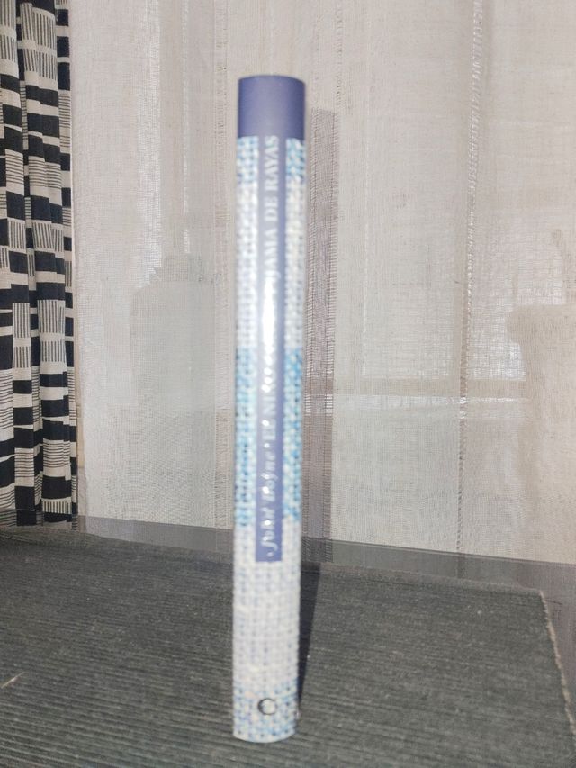 El niño con el pijama de rayas