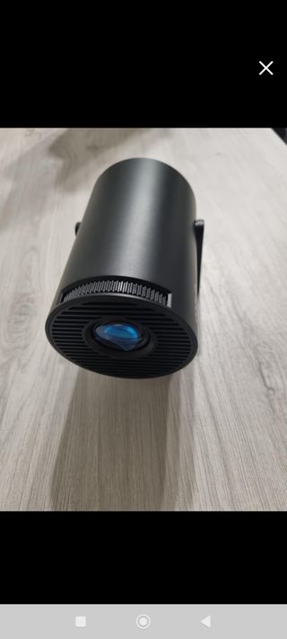 Proyector portátil 4k - Portátil color negro