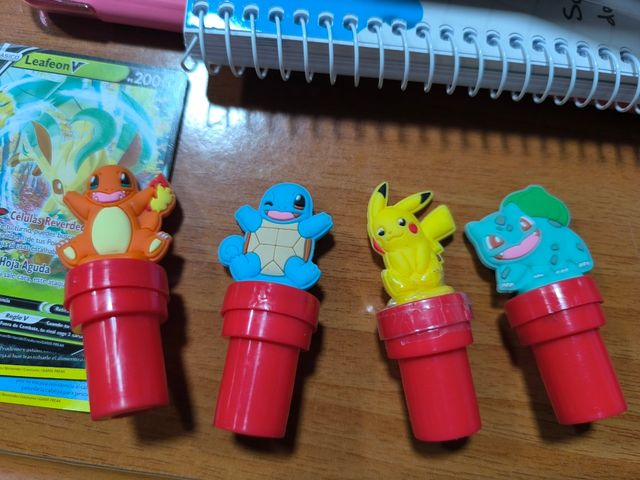 Cartas de Pokemon y sellos