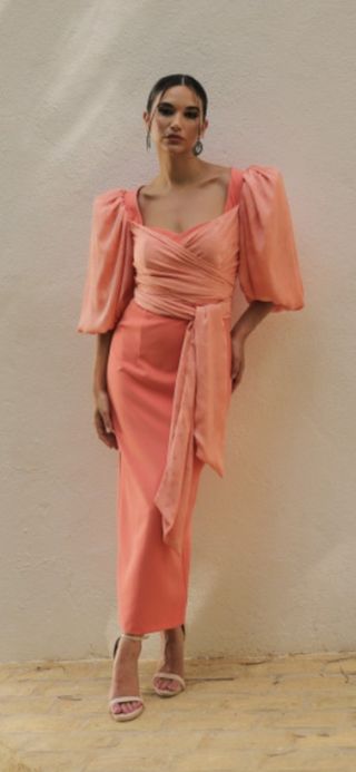 Vestido fiesta coral usado una vez. impecable
