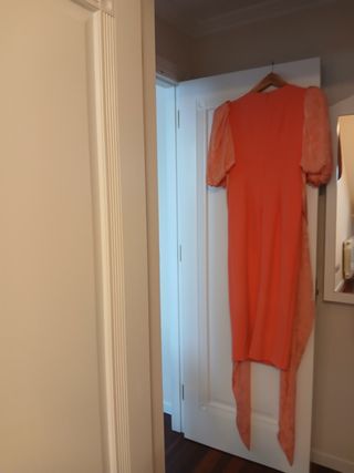 Vestido fiesta coral usado una vez. impecable