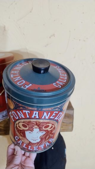 Lata galletera Fontaneda vintage