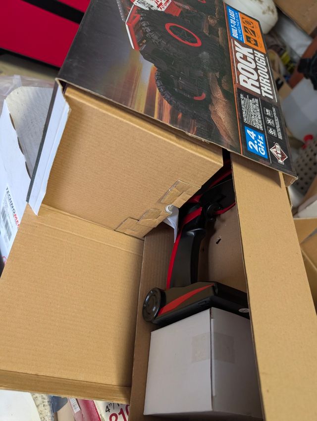 Rock Through 4WD Rally Car 1:18