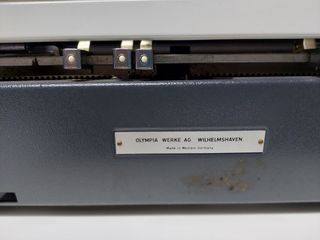 due Olivetti Linea 98 -Macchine da scrivere Olymp