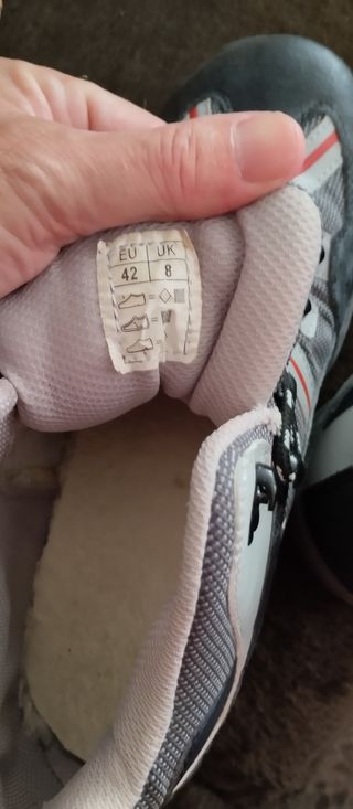 Botas trekking grises y azules - Talla 42 10 euros