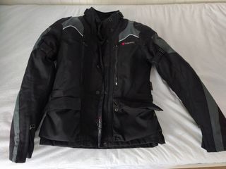Ropa de moto para chica de la talla S 