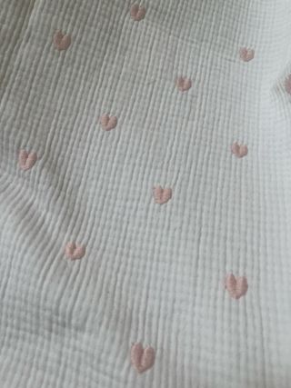 Colcha cuna Zara Home - corazones