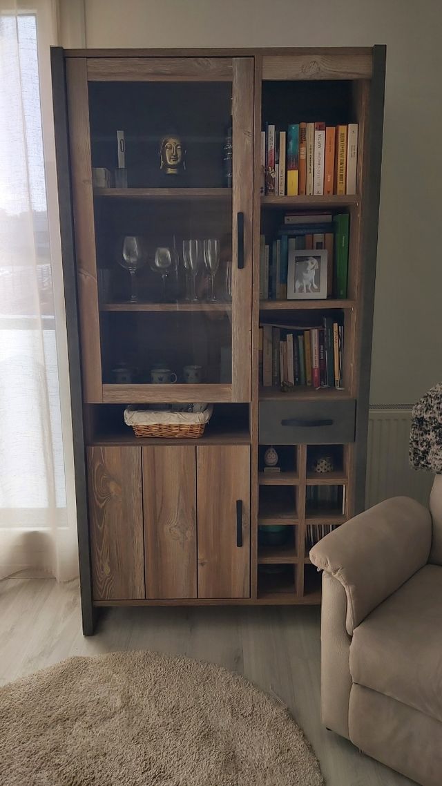 Vitrina madera-cristal marrón