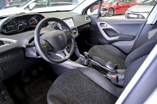 Peugeot 2008   Active 1.2L PureTech 110 SS 