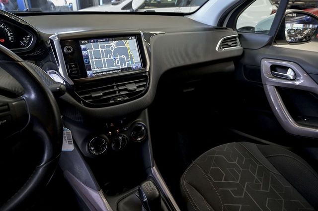 Peugeot 2008   Active 1.2L PureTech 110 SS 