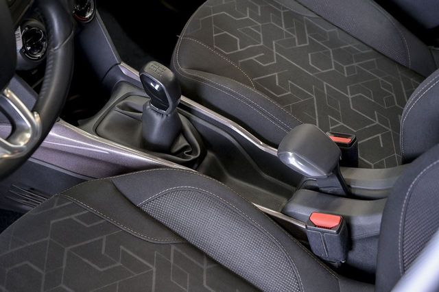 Peugeot 2008   Active 1.2L PureTech 110 SS 