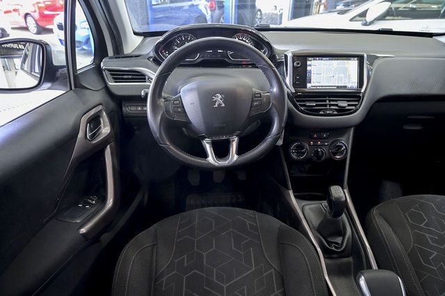 Peugeot 2008   Active 1.2L PureTech 110 SS 