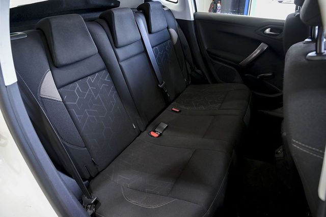 Peugeot 2008   Active 1.2L PureTech 110 SS 